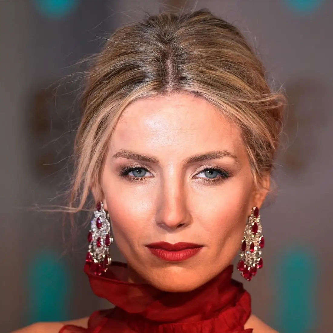 آنابل والیس